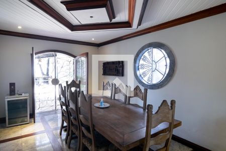 Casa à venda com 800m², 4 quartos e 4 vagas Casa à venda com 800m², 4 quartos e 4 vagasSala Jantar