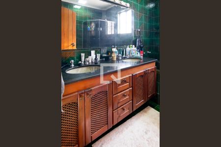 Casa à venda com 800m², 4 quartos e 4 vagas Casa à venda com 800m², 4 quartos e 4 vagasBanheiro Quarto 4 - Suíte