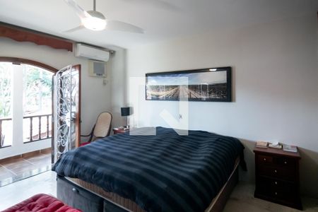 Casa à venda com 800m², 4 quartos e 4 vagas Casa à venda com 800m², 4 quartos e 4 vagasQuarto 4 - Suíte