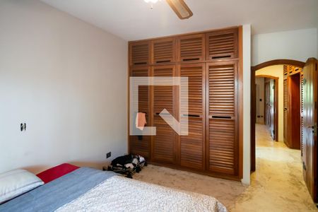 Casa à venda com 800m², 4 quartos e 4 vagas Casa à venda com 800m², 4 quartos e 4 vagasQuarto 2