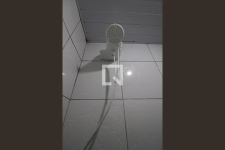 Banheiro de kitnet/studio para alugar com 1 quarto, 22m² em Jardim Aeroporto, São Paulo