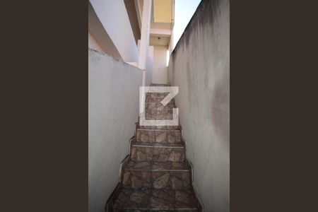 Apartamento à venda com 75m², 2 quartos e 1 vagaEscada