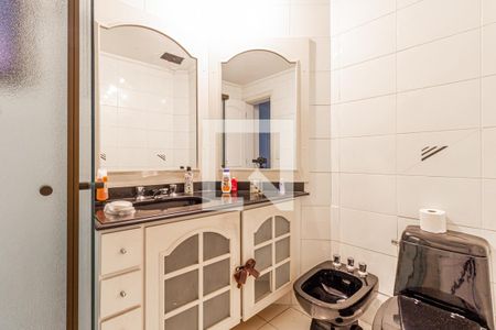 Apartamento à venda com 220m², 4 quartos e 3 vagas Apartamento à venda com 220m², 4 quartos e 3 vagasBanheiro Suite 1