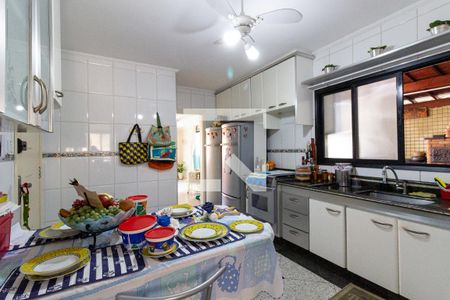 Apartamento para alugar com 680m², 4 quartos e 2 vagas Apartamento para alugar com 680m², 4 quartos e 2 vagasCozinha