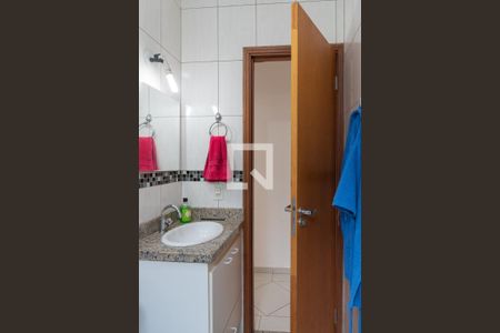 Casa à venda com 136m², 3 quartos e 4 vagas Casa à venda com 136m², 3 quartos e 4 vagasBanheiro