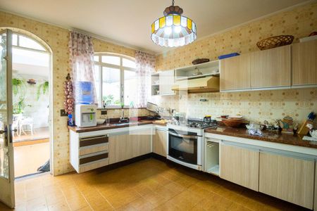 Casa à venda com 450m², 3 quartos e 10 vagas Casa à venda com 450m², 3 quartos e 10 vagasCozinha