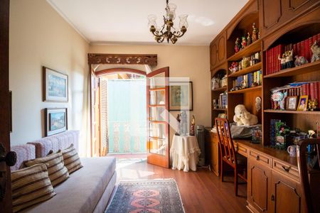 Casa à venda com 450m², 3 quartos e 10 vagas Casa à venda com 450m², 3 quartos e 10 vagasQuarto