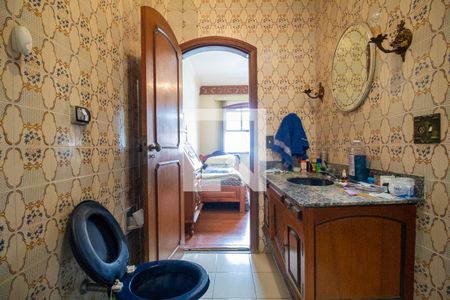 Casa à venda com 450m², 3 quartos e 10 vagas Casa à venda com 450m², 3 quartos e 10 vagasBanheiro da Suíte 2