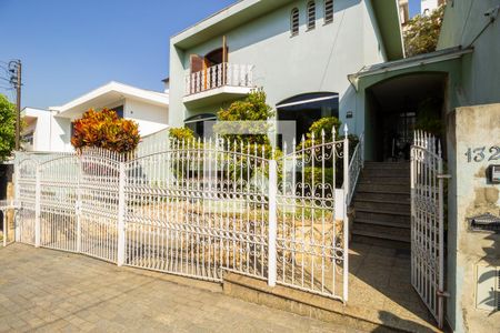 Casa à venda com 450m², 3 quartos e 10 vagas Casa à venda com 450m², 3 quartos e 10 vagasFachada