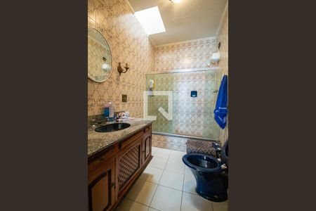 Casa à venda com 450m², 3 quartos e 10 vagas Casa à venda com 450m², 3 quartos e 10 vagasBanheiro da Suíte 2