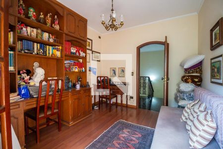 Casa à venda com 450m², 3 quartos e 10 vagas Casa à venda com 450m², 3 quartos e 10 vagasQuarto