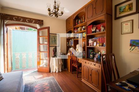 Casa à venda com 450m², 3 quartos e 10 vagas Casa à venda com 450m², 3 quartos e 10 vagasQuarto