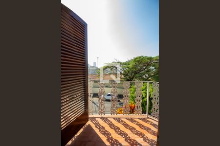 Casa à venda com 450m², 3 quartos e 10 vagas Casa à venda com 450m², 3 quartos e 10 vagasVaranda Suíte 1