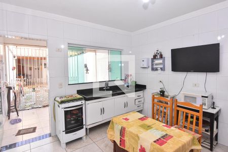 Casa à venda com 200m², 3 quartos e 3 vagas Casa à venda com 200m², 3 quartos e 3 vagasCozinha