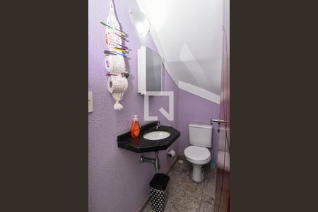 Casa à venda com 200m², 3 quartos e 3 vagas Casa à venda com 200m², 3 quartos e 3 vagasLavabo