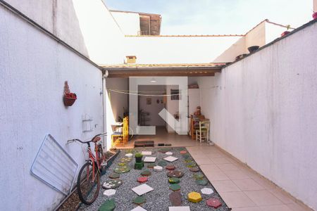 Casa à venda com 200m², 3 quartos e 3 vagas Casa à venda com 200m², 3 quartos e 3 vagasQuintal