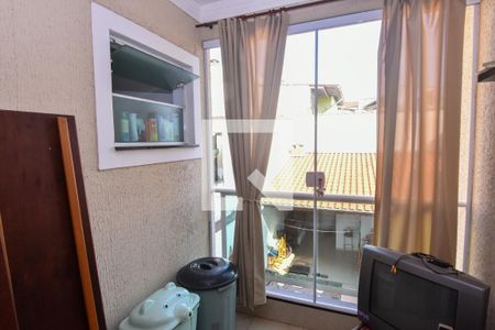 Casa à venda com 200m², 3 quartos e 3 vagas Casa à venda com 200m², 3 quartos e 3 vagasVaranda