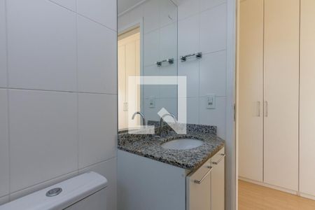 Apartamento à venda com 81m², 2 quartos e 1 vaga Apartamento à venda com 81m², 2 quartos e 1 vagaBanheiro da Suíte