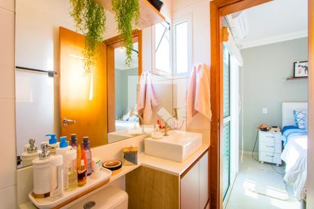 Apartamento à venda com 133m², 3 quartos e 2 vagasBanheiro do quarto 1