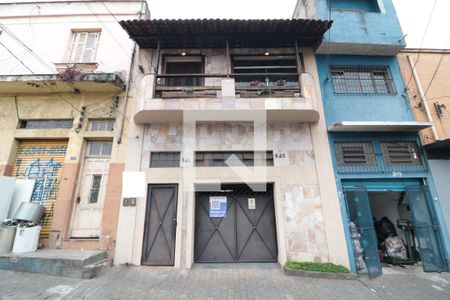Casa à venda com 178m², 3 quartos e 3 vagasFachada