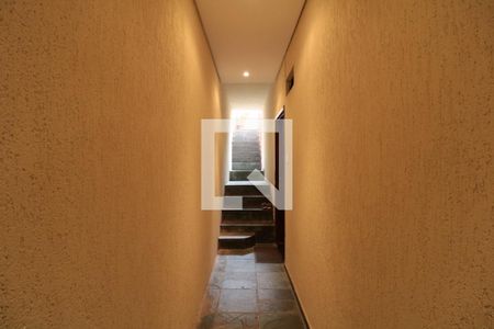 Casa à venda com 178m², 3 quartos e 3 vagasCorredor lateral