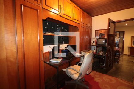 Casa à venda com 178m², 3 quartos e 3 vagasEscritório