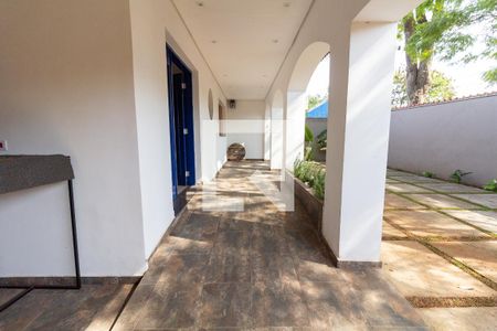 Casa à venda com 600m², 4 quartos e 6 vagas Casa à venda com 600m², 4 quartos e 6 vagasRampa de Acesso