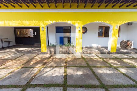 Casa à venda com 600m², 4 quartos e 6 vagas Casa à venda com 600m², 4 quartos e 6 vagasGaragem