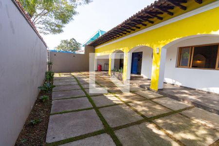 Casa à venda com 600m², 4 quartos e 6 vagas Casa à venda com 600m², 4 quartos e 6 vagasGaragem