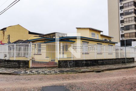 Casa à venda com 200m², 4 quartos e 4 vagasFachada
