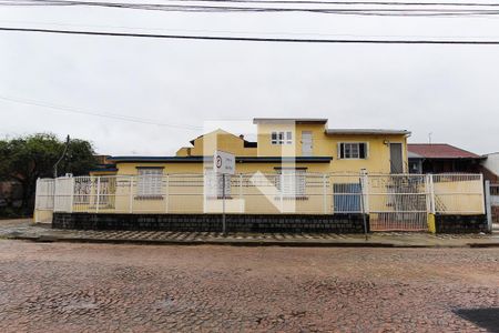 Casa à venda com 200m², 4 quartos e 4 vagasFachada