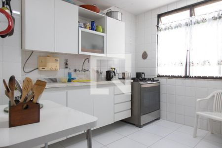Apartamento para alugar com 98m², 2 quartos e 1 vagaCozinha 