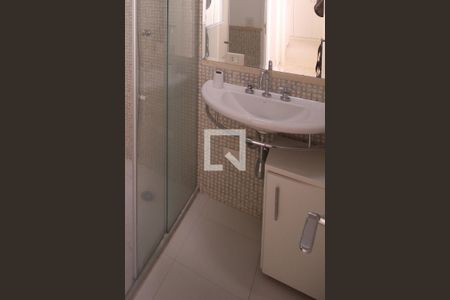 Casa à venda com 300m², 4 quartos e 4 vagasBanheiro