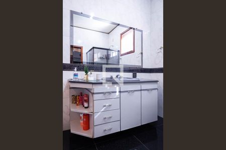 Casa à venda com 250m², 4 quartos e 4 vagasBanheiro da suíte 3