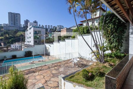 Casa à venda com 250m², 4 quartos e 4 vagasQuintal