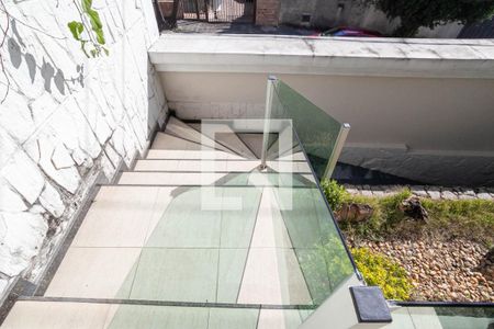 Casa à venda com 250m², 4 quartos e 4 vagasEntrada 