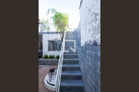 Casa à venda com 250m², 4 quartos e 4 vagasEscada 