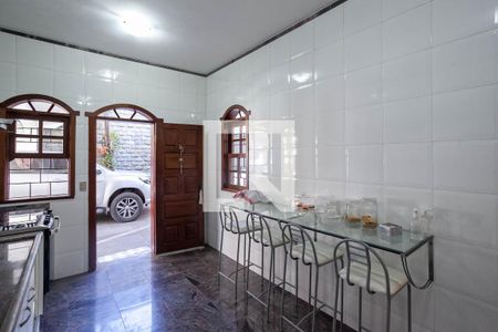 Casa à venda com 250m², 4 quartos e 4 vagasCozinha