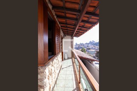 Casa à venda com 250m², 4 quartos e 4 vagasVaranda da suíte 3