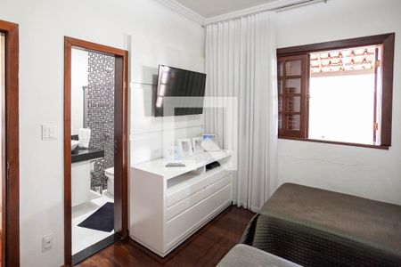 Casa à venda com 250m², 4 quartos e 4 vagasSuíte 2