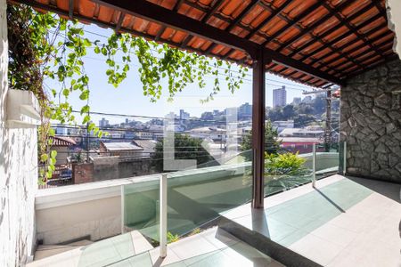 Casa à venda com 250m², 4 quartos e 4 vagasEntrada 