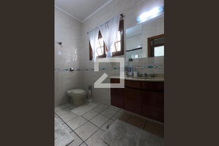 Casa à venda com 280m², 3 quartos e 5 vagasBanheiro da Suíte 2