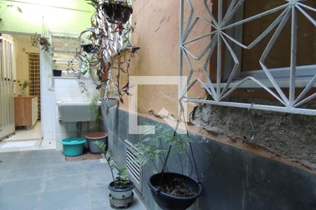 Casa de condomínio à venda com 64m², 2 quartos e 1 vagaÁrea de Serviço