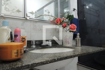 Casa de condomínio à venda com 64m², 2 quartos e 1 vagaBanheiro Social