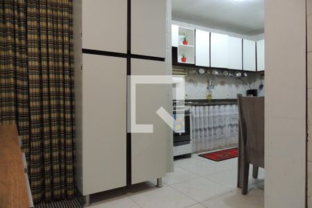 Casa de condomínio à venda com 64m², 2 quartos e 1 vagaCozinha - Armários