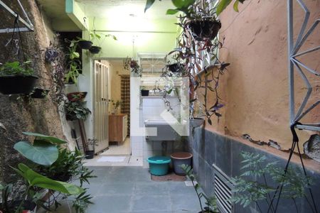 Casa de condomínio à venda com 64m², 2 quartos e 1 vagaÁrea de Serviço