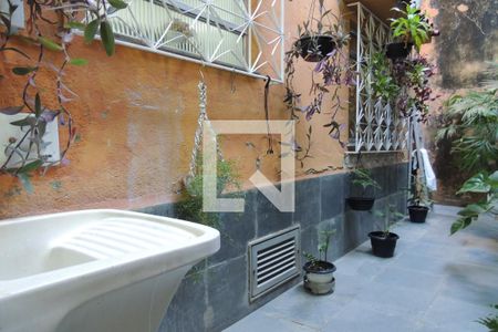 Casa de condomínio à venda com 64m², 2 quartos e 1 vagaÁrea de Serviço