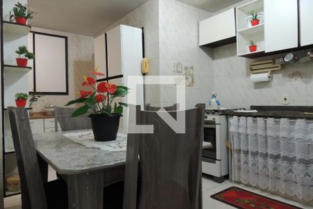 Casa de condomínio à venda com 64m², 2 quartos e 1 vagaCozinha - Armários