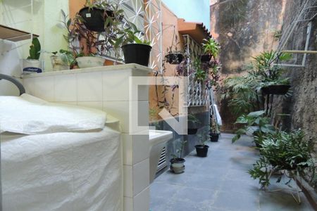 Casa de condomínio à venda com 64m², 2 quartos e 1 vagaÁrea de Serviço