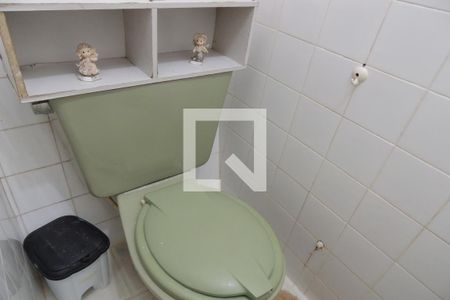Casa de condomínio à venda com 64m², 2 quartos e 1 vagaBanheiro de Serviço